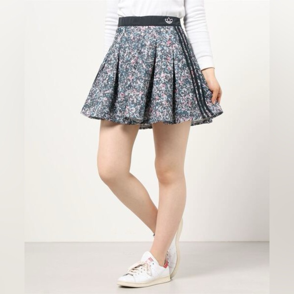 Adidas Prime green Mini Floral Print Skirt. Size XS. NWOT.